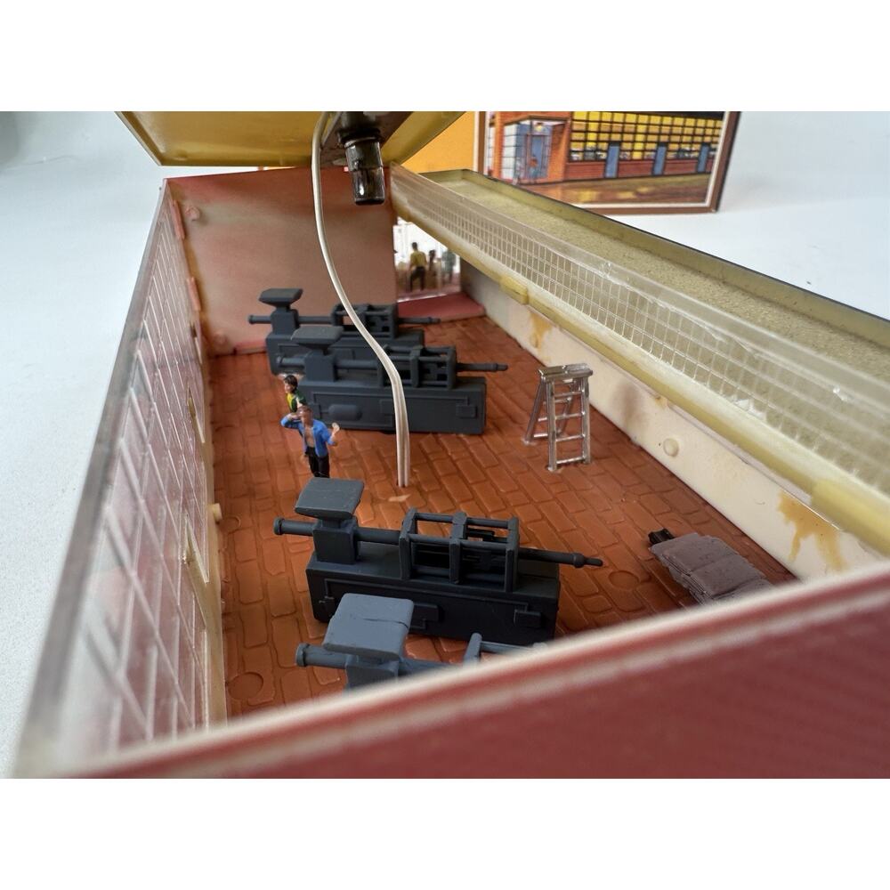 TYCO HO Scale Lighted Factory Accessory Building Model #940 - Picture 11 of 13